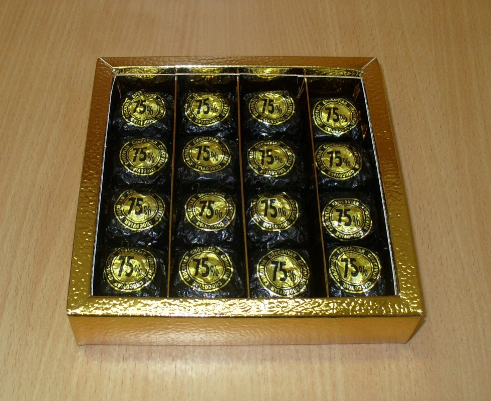 Gift box Venchi Chocaviar Dark 16