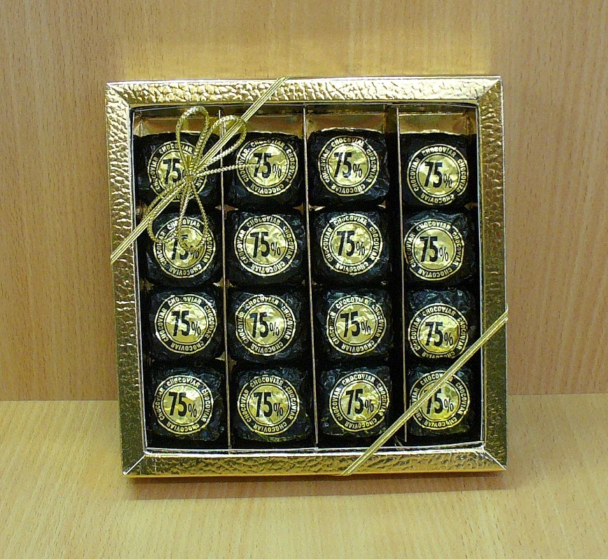 Gift box Venchi Chocaviar Dark 16